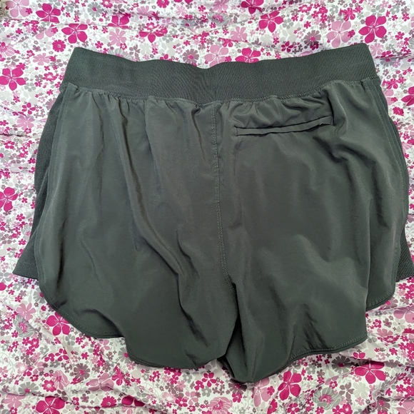 ☮️Women's athletic shorts size large - Picture 2 of 3